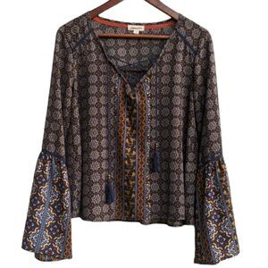 Skylar & Jade Bell Sleeve Top